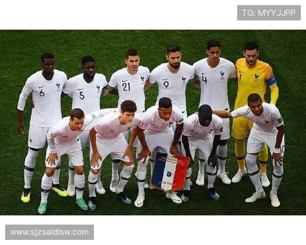 巴西国家队世界杯征战名单公布星光熠熠新老球员齐聚 巴西国家队世界杯征战名单公布星光熠熠新老球员齐聚